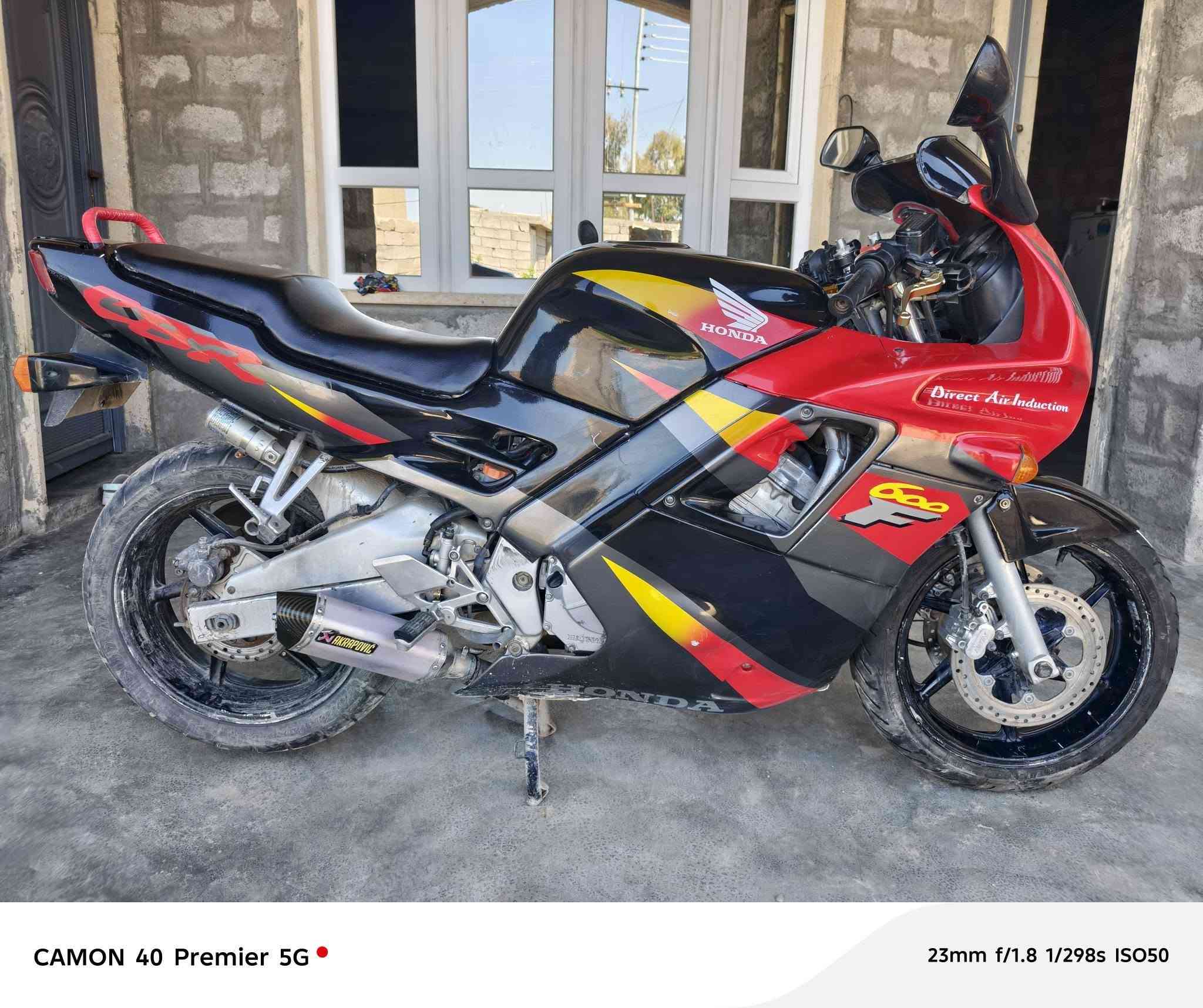 السلام عليكم. دراجه. F2 للبيع
محرك 600cc. گير محرك شرط بلادي 
منفيس. السعر 15 ورقه. وبي مجال بسيط 
العنوان صلاح الدين قضاء الشرقاط. 
للاستفسار اتصل. ***********
ملاحظه. اراوس ستوته موديل حديث.
