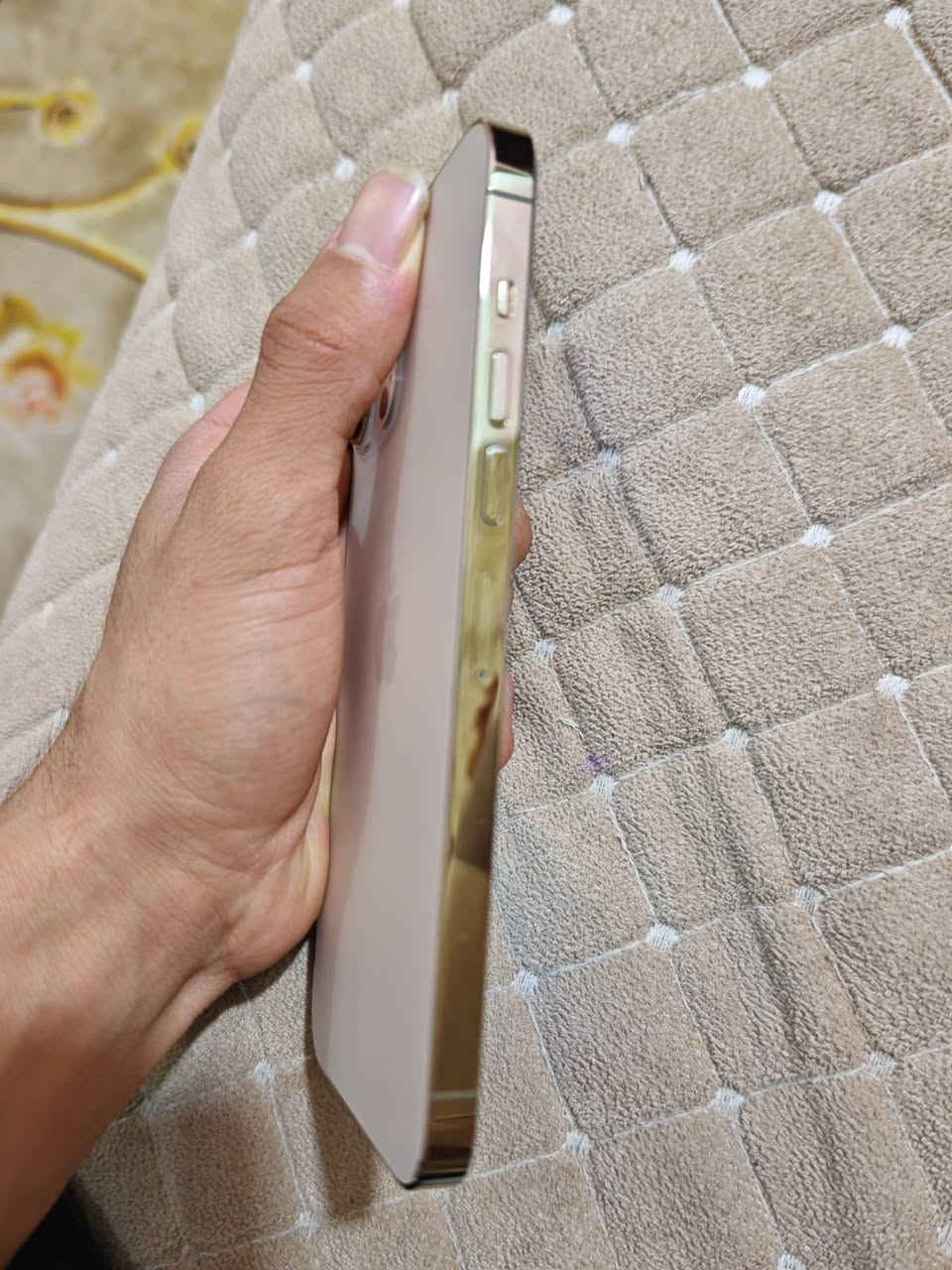 سلام عليكم ايفون 13برو ماكس ذاكرته 512 جهاز كفاله من فتح وصور الفحص حاسبه موجودات داخل المنشور بطاريته 74انسه شي اسمه صرفيه ما معلايه ولا مبدله سعر 700بي مجال.       مكان بصره خور الزبير 
 رقم ***********
