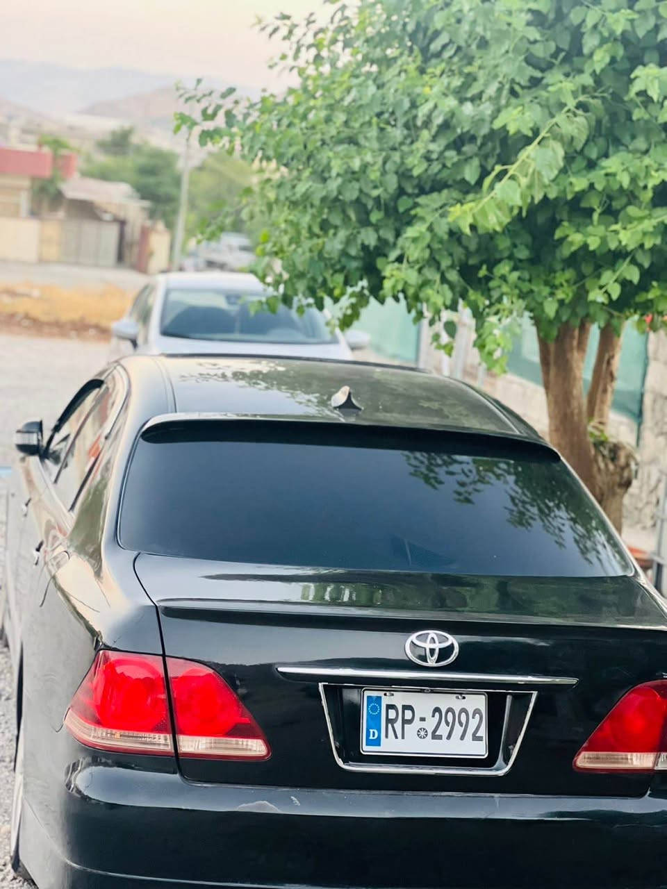 ۱۸٤ 
فووووول مواسەفات 
بەرمەجەو شوتەی سپۆرو تەرتیبات
زۆۆۆر بەقوەتە 
سەقفو عیزام بەشەرت 
یەک دیانار مەسرەفی نیە
تەبرید لەسەر سویج 
بوخارو دوکەڵە هیج کیەشەیەکی نیە 
پێشو پشت کەپس لێدرانی نیە 
بڕاوە بڕاوە  
شوین ڕانیە ***********
70گەڵاو مەجالێکیکەم Singapore
