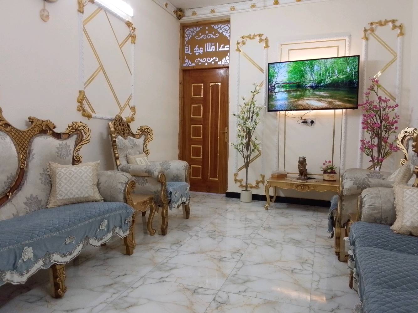 تخم ملكي مذهب بحالة جيدة