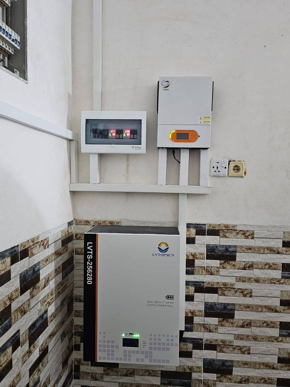 ☀️ SUNPOWER: وداعاً للمولدات.. استثمر في سيادة الشمس!
لماذا تدفع مبالغ شهرية دون عائد؟ في SUNPOWER، نحول فواتيرك إلى "أصل عقاري" يرفع قيمة منزلك ويمنحك رفاهية الطاقة المستدامة.
🌟 سجل الفخر (نماذج من ثقة زبائننا):
نعتز بتصميم وتشغيل الأنظمة التالية في (ناحية يثرب والشرقاط):

🔋 أولاً: المنظومة الذكية العالية (High-Performance)
تمنحك استقراراً تاماً لتشغيل منزلك بالكامل بكفاءة متناهية.
 الزبائن: (دور القاعدة).
 1️⃣•الأستاذ محمد جاسم محمد 
2️⃣• الأستاذ خالد حميد عباس
• القدرة التشغيلية: ☀️ نهاراً: 20 أمبير (استغلال كامل للطاقة الشمسية).
🌙 ليلاً: 16 أمبير (عبر بطاريات الليثيوم المتطورة).

🔋 ثانياً: المنظومة الاقتصادية الذكية (Smart-Eco)
الحل الأمثل للاستقرار وتوفير المصاريف مع أداء متميز.
• الزبائن: (الشرقاط).
 2️⃣• الأستاذ محمد حمد صالح 
4️⃣•الأستاذ صباح حمد دخيل
• القدرة التشغيلية: ☀️ نهاراً: 10 أمبير.
 🌙 ليلاً: 8 إلى 10 أمبير (حسب احتياج الزبون).

🛡️ لماذا تختارون SUNPOWER؟
1. 💰 استثمار لمرة واحدة: تخلص من "سحبة المولد" للأبد وامتلك محطتك الخاصة.
2. 🔋 الوحش الصامت: بطاريات ليثيوم تعمل بكفاءة 100% تحت لهيب الصيف العراقي.
3. 🔌 درع Safe-Guard: نظام حماية ذكي يعزل أجهزتك الحساسة عن خطر تذبذب الفولتية.
4. 🍃 بيئة نقية: هدوء تام، لا دخان، ولا ضجيج.. طاقة تليق بمقامك الرفيع.

📍 خدماتنا تغطي:
(سامراء، الفلوجة، الضلوعية، العلم، الحجاج، يثرب، الحاتمية).

📞 احجز استشارتك الفنية المجانية الآن:
👤 دعاء الجنابي: *********** | ***********
👤 أ. بهاء الحساني: ***********

‏SUNPOWER.. لأنك تستحق طاقة تليق بسيادتك.
