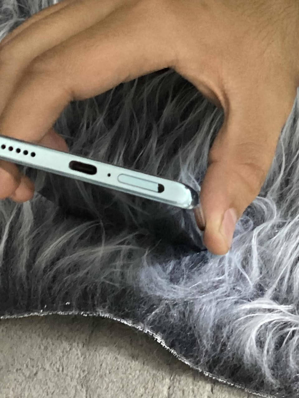 سلام عليكم ورحمة الله وبركاته
جهاز موبايل هونر X9c 5G 12+12 مستخدم
جهاز نضيف كامل ملحقاته عنواني نجف للتواصل واتساب *********** بي واتساب السعر 310 وبي مجال
مامفتوح (فقط مكان الشريحه موضح بلصوره)  تفتح وتسد طبيعي مأثر عليها نهائيا
