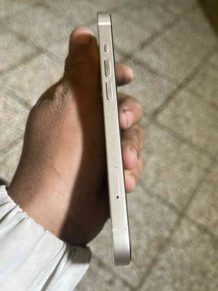 سلام عليكم ايفون ١٣ عادي ذاكره ١٢٨جهاز صارله مستخدم سبوعين بطاريه ١٠٠ سعر ٥٢٥ العنوان بغداد رقم ***********
