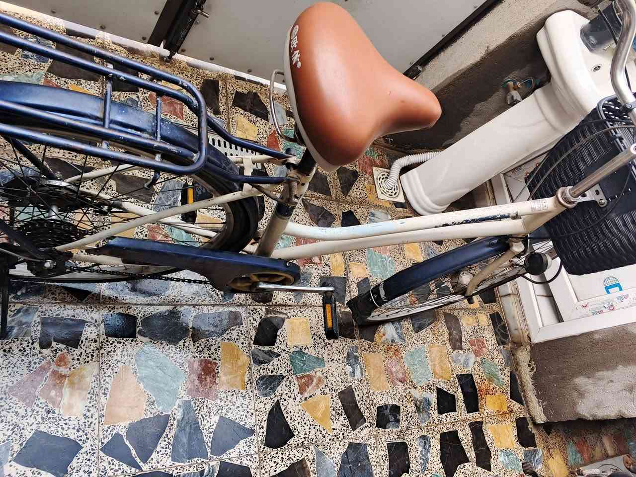 سلام عليكم
بايسكل للبيع ياباني. حجم 27 -6كير وحساس

سعره 75

مكاني بغداد الدوره رقم ***********
