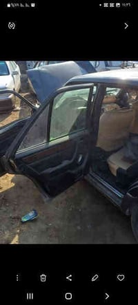 مارسيدس دب موديل ٩٣ رقم بغداد ومكانها بغداد بيها حادث ابيع تفصيخ السعر...