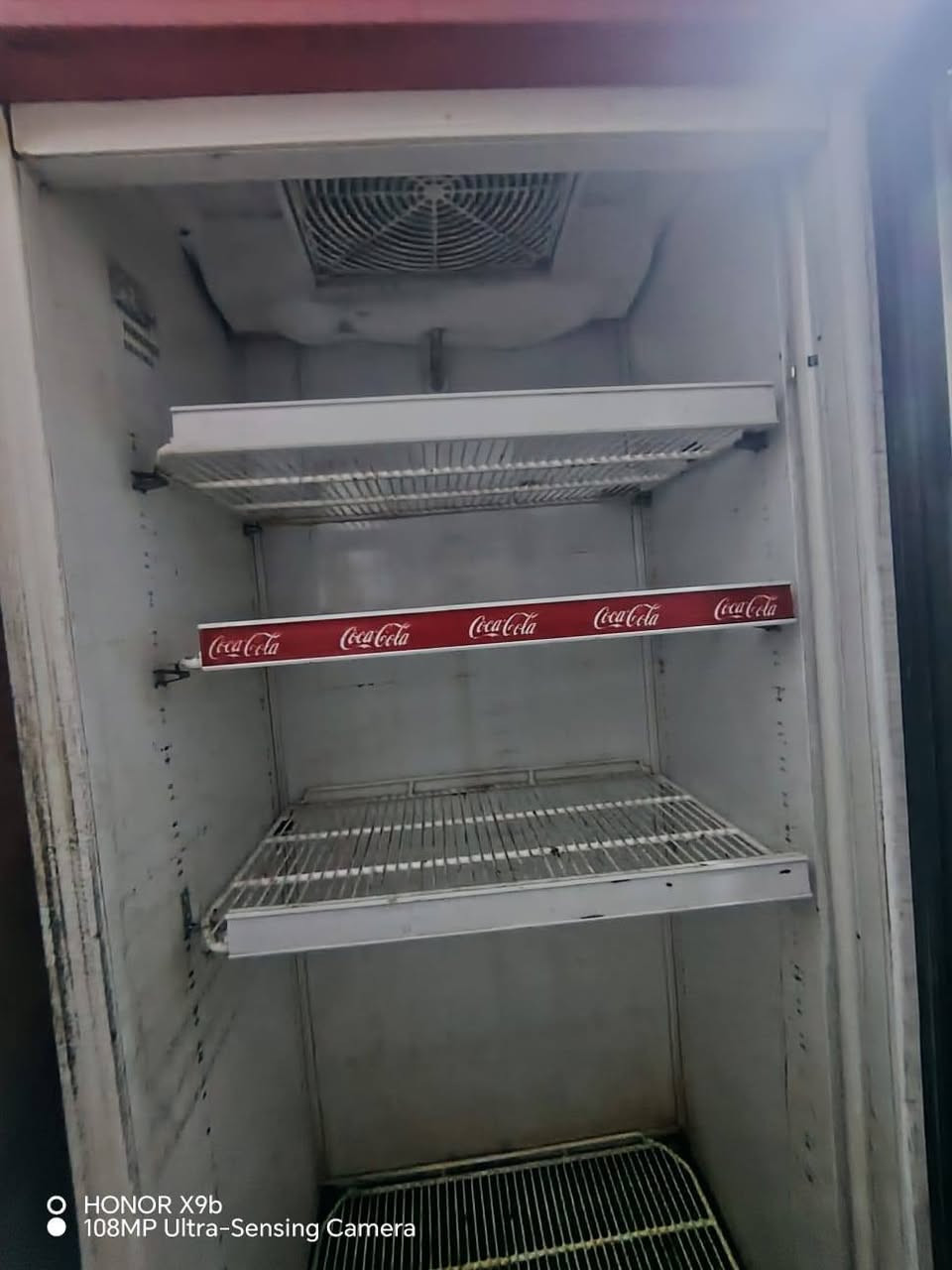 السلام عليكم برادات شرط الشغل نضيفات وشرط ثلج مكان شارع العياده التضحية السعر 500 وبيهن مجال الشراي الرقم *********** انه مكلف بل نشر
