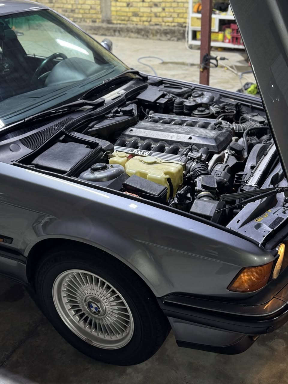 السلام عليكم
E32,750i,V12,5000,1994
السياره فول مواصفات للاخير
-دبل جام
-جنطه شفط
-حساس امامي خلفي دعاميه
-دبل جكمجه
-دبل ايرباك
-داخل اسود كارتير جلد بلكامل صاج ملكي 
-تنته اسود شاموا كامله سقف اسود
-ويل كب50شعاع 
-جعمقه كهرباء
-لايتات زنون
-تخم تاير كوري
-داير طافي اصلي لمتدد حتى دعاميات
(مكان السياره الديوانيه وباسمي وجديده جدا وجاهزه وسعرها 115ورقه) وهذا رقمي للاتصال ***********
