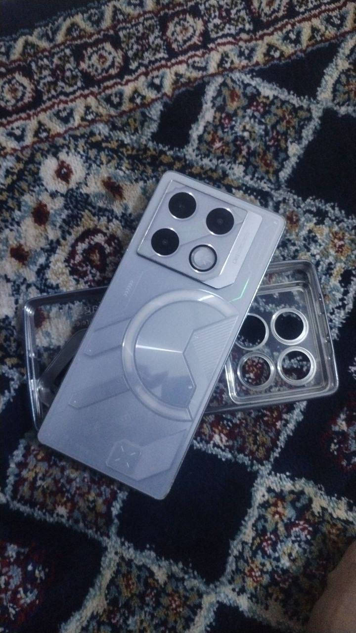 السلام عليكم شباب عندي هذا الجهازInfinix GT 20 Pro5G  اريد اراوس مكاني بغداد مشتل هذا رقمي***********
