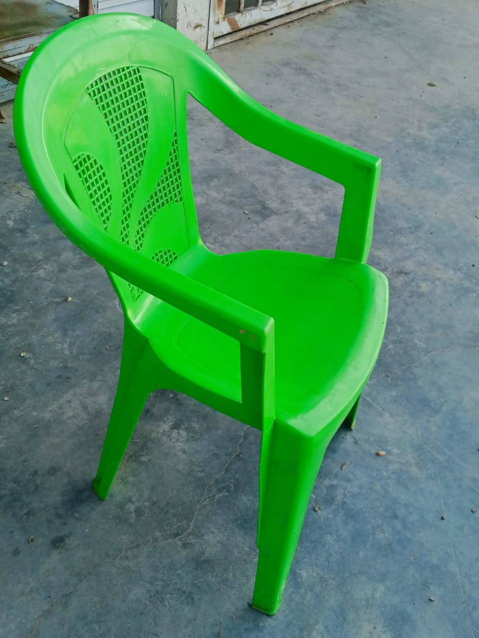 كرسي الشيخي للبيع نظافة نفس الي بالصورة 
العدد 150 السعر 6  وبيهن مجال بسيط 
العنوان ديالى خان بني سعد للاستفسار ***********
