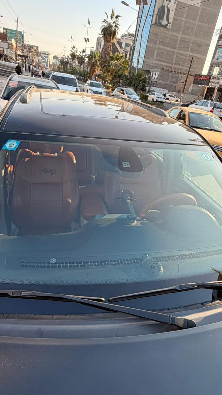 السلام عليكم جيب لاريدو وارد امريكي موديل 2011 محدث 2017 بيها اربع قطع صبغ رقمها بغداد مميز السيارة 5 راكب بنوراما فول مواصفات سعرها 145 وبيها مجال بسيط مكانها بغداد السيدية اني مكلف بالنشر هذا رقم صاحبها 
***********
