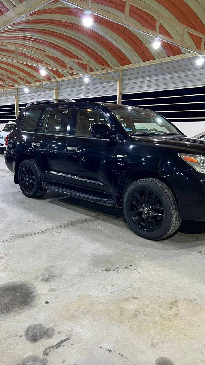 سلام عليكم لكزز موديل ٢٠١٠ مكفولة كفالة عامة على وضع الشركة مكينة ما مفتوحة وشرط الكفالة من كلشي رقم سليمانية الجديد بيع مراوس السعر ٣٤٠ و بيهة مجال حك الجية المكان ديالى تقاطع القدس هاتف ***********
