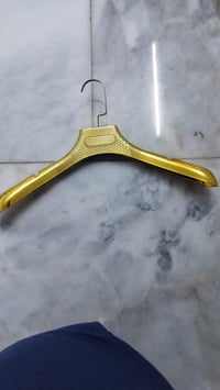 تعاليك • ذهبي وأسود • بغداد