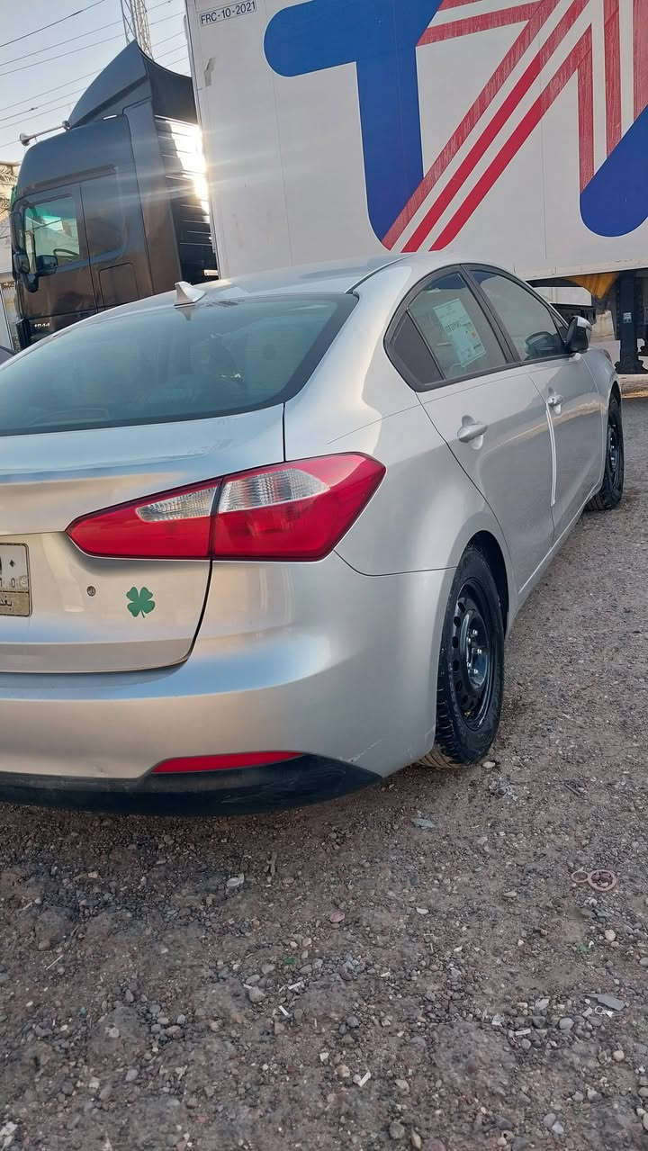 السلام عليكم فورتي 2015 للبيع
سيارة نضيفة  سونار مرفق بصور  امريكي  
الموصفات
ستيرن تحكم جهتين 

مري تحكم 
شاشة تاب 
سيارة مناقصهة اي شي كبل للشارع  لاستفسار لاتصال،،*********** السعر 105
