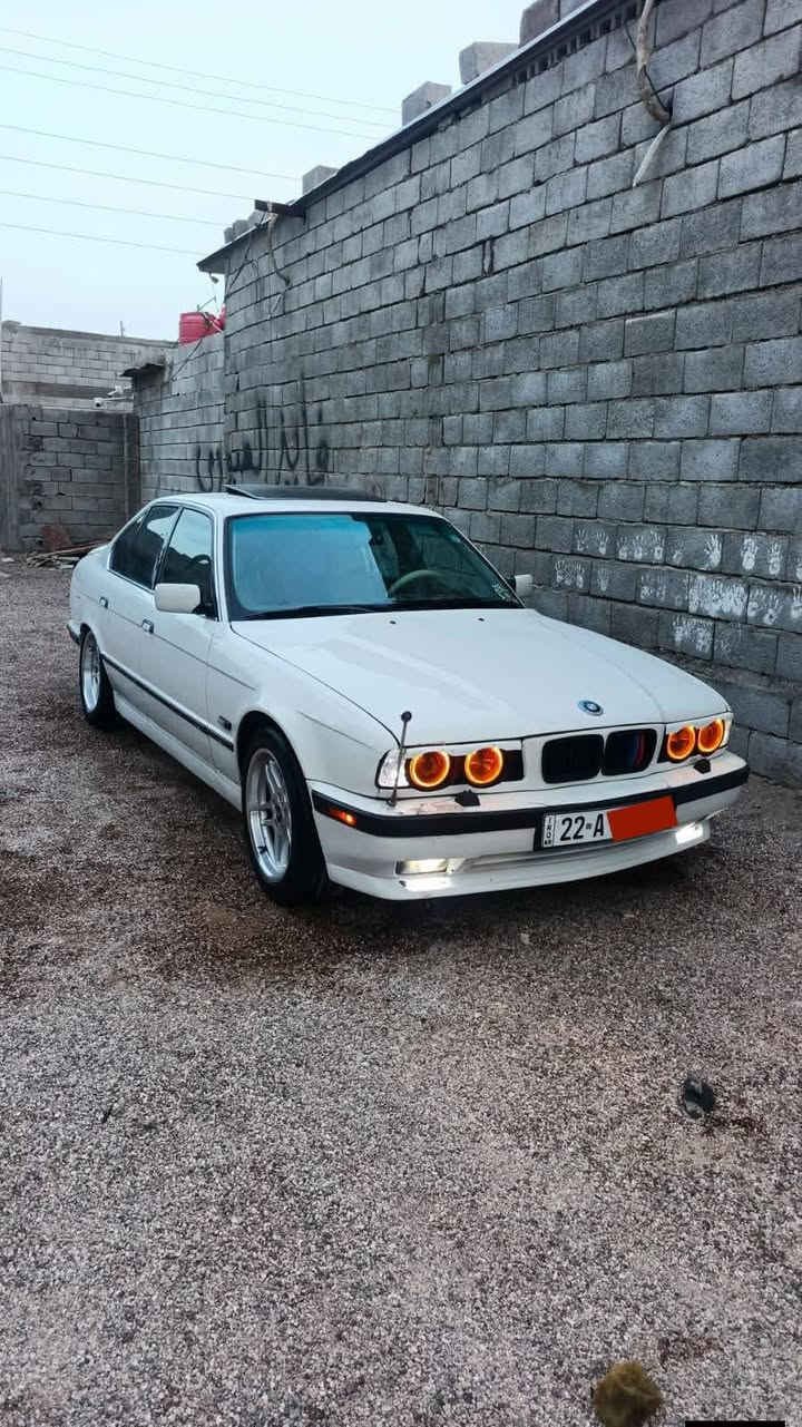 بي ام للبيع 
السلام عليكم
للبيع بي ام دبيلو ١٩٩٠ السياره جديده كفاله مكينه وكير وحداديه وتخم تاير وحادث 
سنويه لل ٢٠٣٠ مجدده وب اسمي 
السياره كهربائياتها ع البلاد ممفتوح بيها برغي 
كير عادي محرك 520 مكفول 
ويل m تو سايز 
السعر ٧٠ وبيها مجال قليل 
العنوان البصره قضاء الزبير 
رقم *********** 
متواجد واتساب
