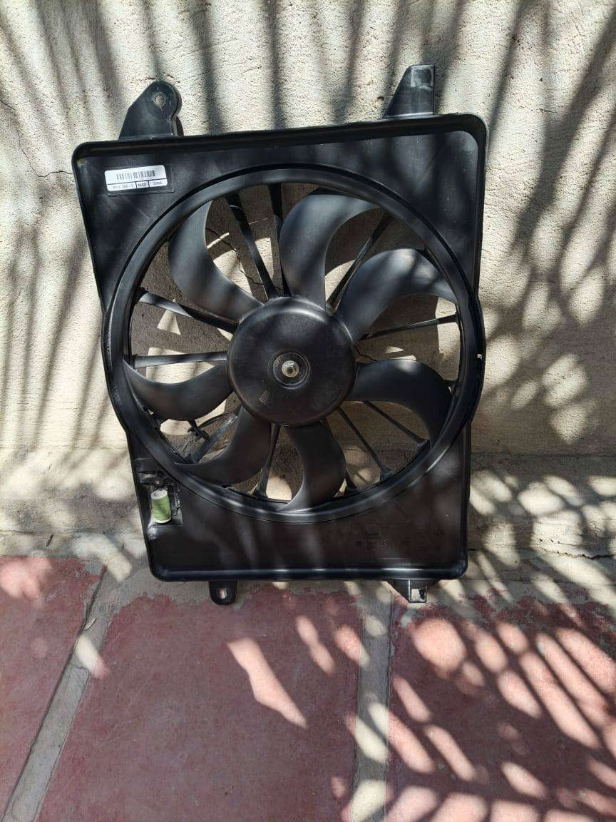 السلام عليكم
مراوح تك تفصيخ عدد ٢ 
أول وحدة نظافه 95٪  السعر ٢٠٠ 
الثانيه نظافه 80٪ السعر ١٥٠ 
وبيهن مجال المكان نجف 
استفسار ***********
‏‪***********‬‏
