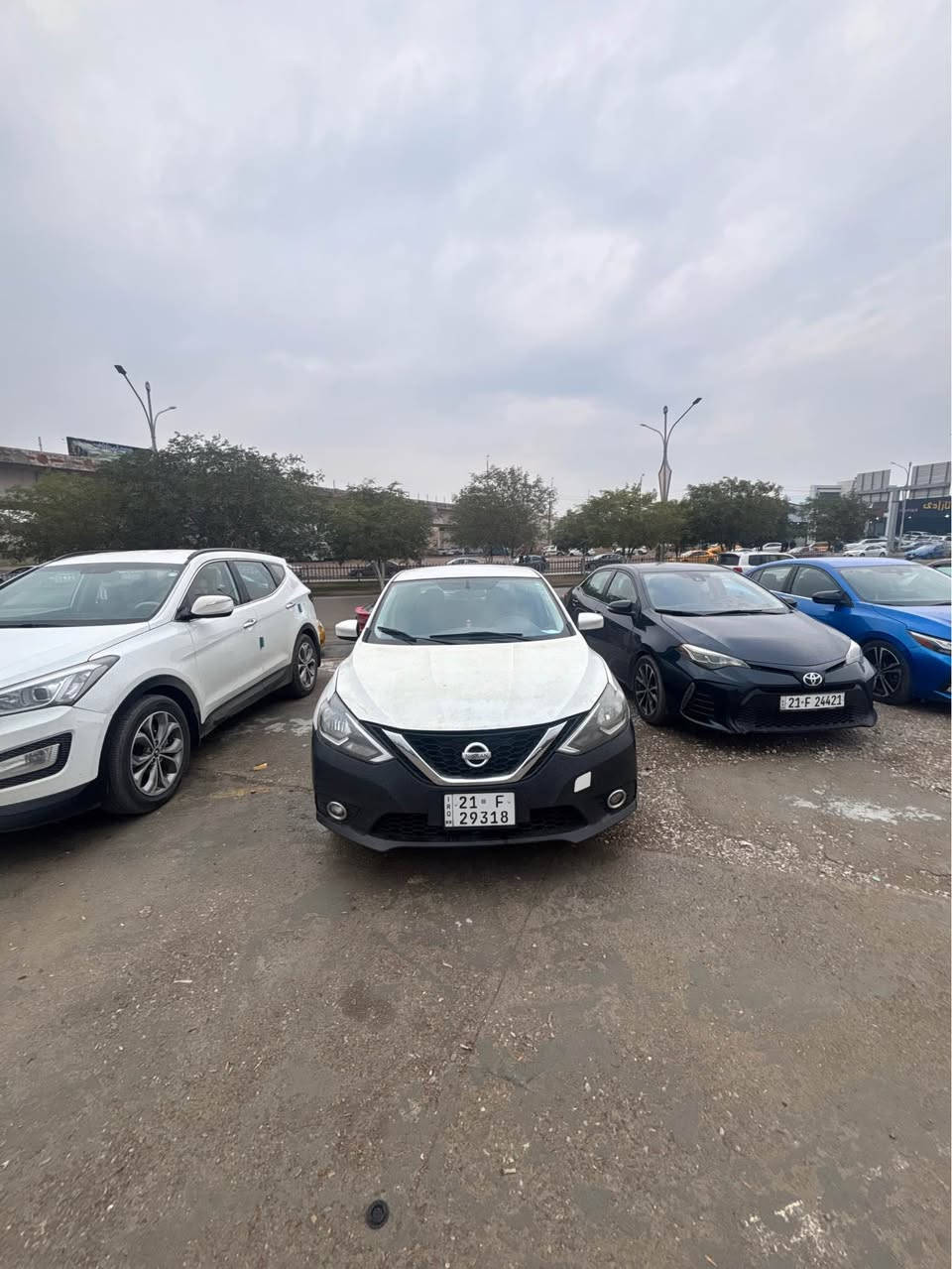 نيسان سنترا 2017 sv مواصفات معروفة
قطعتين جاملغ وبنيد بس بطانة بدون شواصي + رصعات في انحاء السيارة  سيارة ما بي مصرف كير محرك شرط ترايك  وين ما يعجبك  *********** كركوك, العراق
