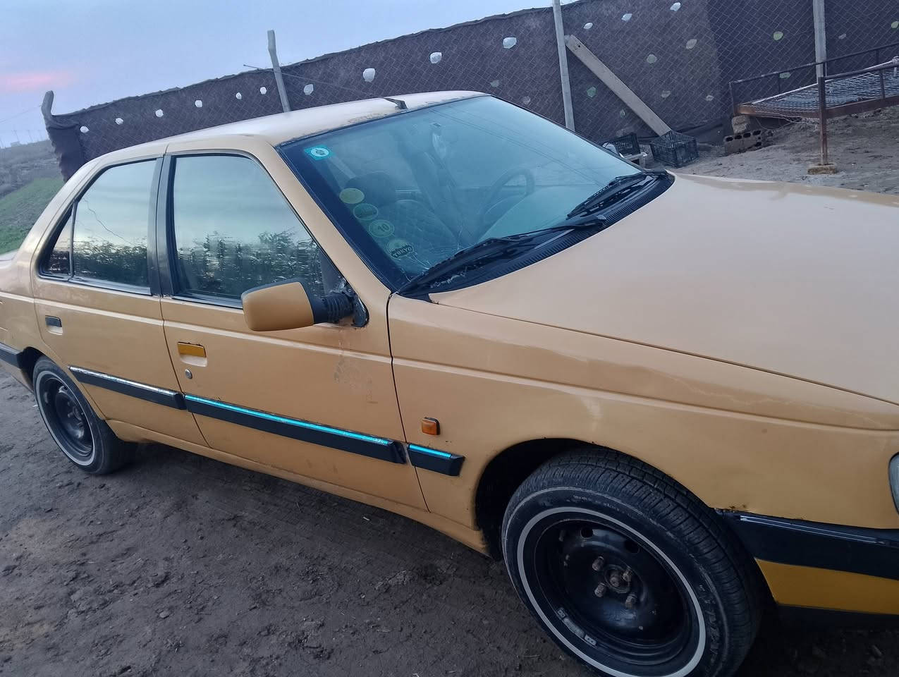 2010 مكفوله من الصبغ والتبديل تبريد ثلج محرك وكير خير من الله مصفره هيئه وغرامات السياره السنويه2028 بسمي مداور ثاني يوم السعر 32 وبيه مجال *********** بيه واتساب
