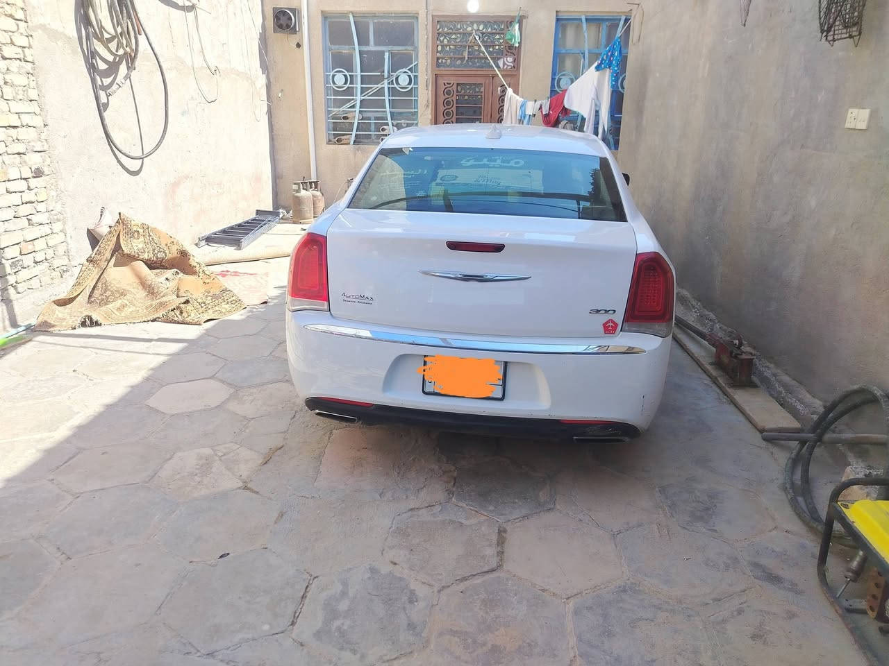 السلام عليكم اوباما 2015اصل c300كرايسلر
مواصفات فول ما عدا فتحه 
1كراسي جلد 
2كراسي كهربائية 
3كير ماوس
4 كعده ملكيه
5سنويه ماساقطه لحد2027
6رقم ذي قار 
7تحويل ثاني يوم 
8شاشه جبيره بيها 
السياره جديده اكفل كهربائية وحداديه وكير ومكينه 
سعر 245وبيها مجال 
رقم هاتف ***********
