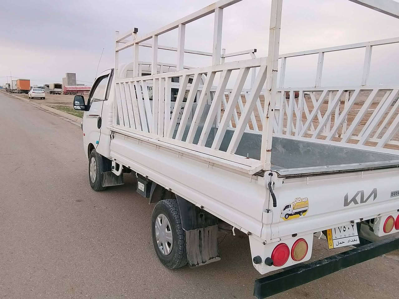 دوتـــــــەنی براوەی دوبەی
مـــــــــــودیل 2007
توماتیک
مکینە3000
پەمپونوزڵ یەك دینار مسرفی نیە
تبریدساردوکەرم لەسەرسویج
شەش تای لوک کراوە بە14
ناوبودی جمجەی لوک 
بی دەعامولیدراو 
نرخیشی 65
کورینەویش دەکەم لەسەردڵکردن

نونیشان کلار سمود
***********
