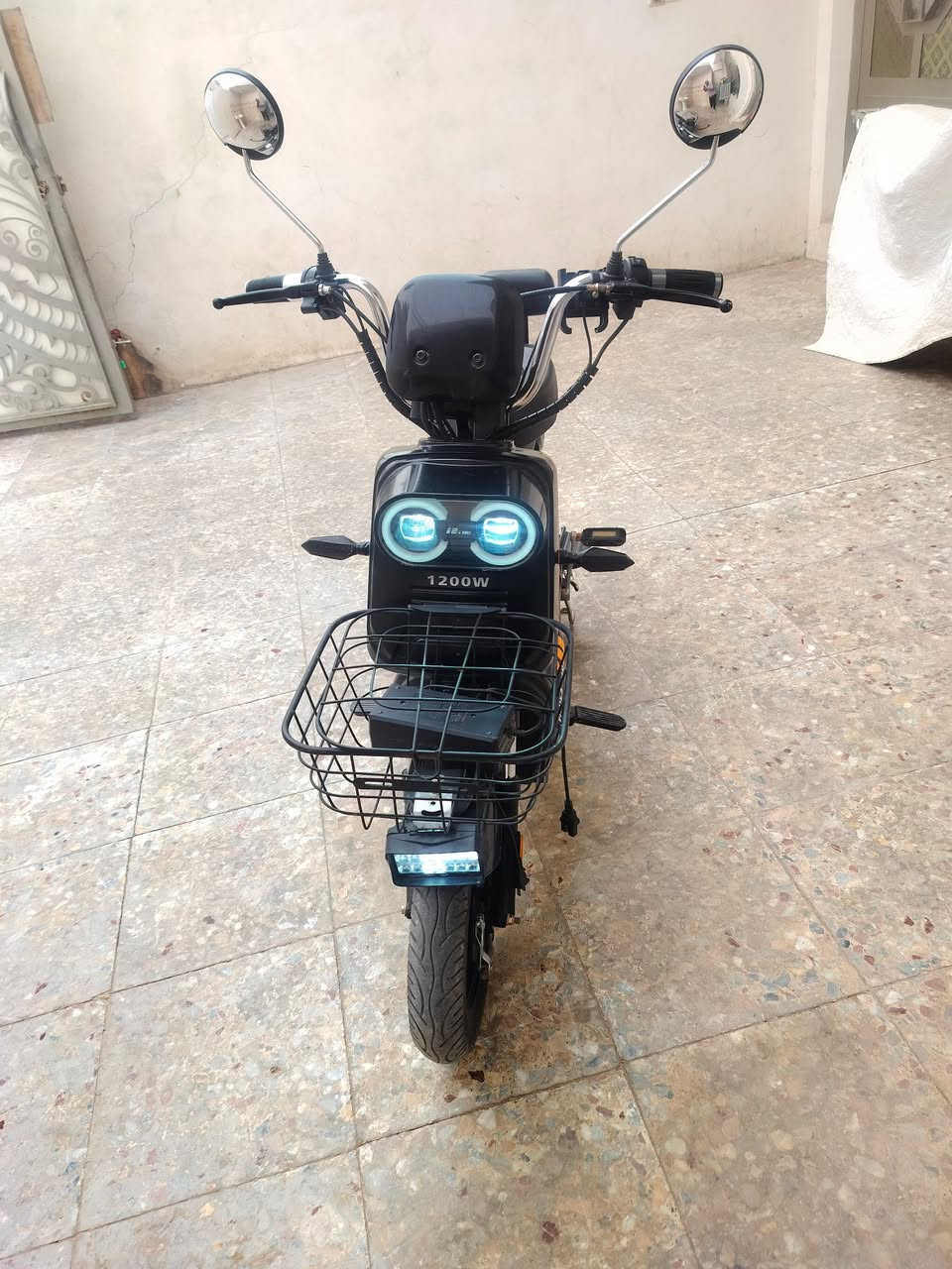 للبيع دراجه حجم وسط 4بطاريات
فول نظافه كلها عل فحص بصمه 
اسويج وكرت السعر 325وبيها مجال 
***********
***********
