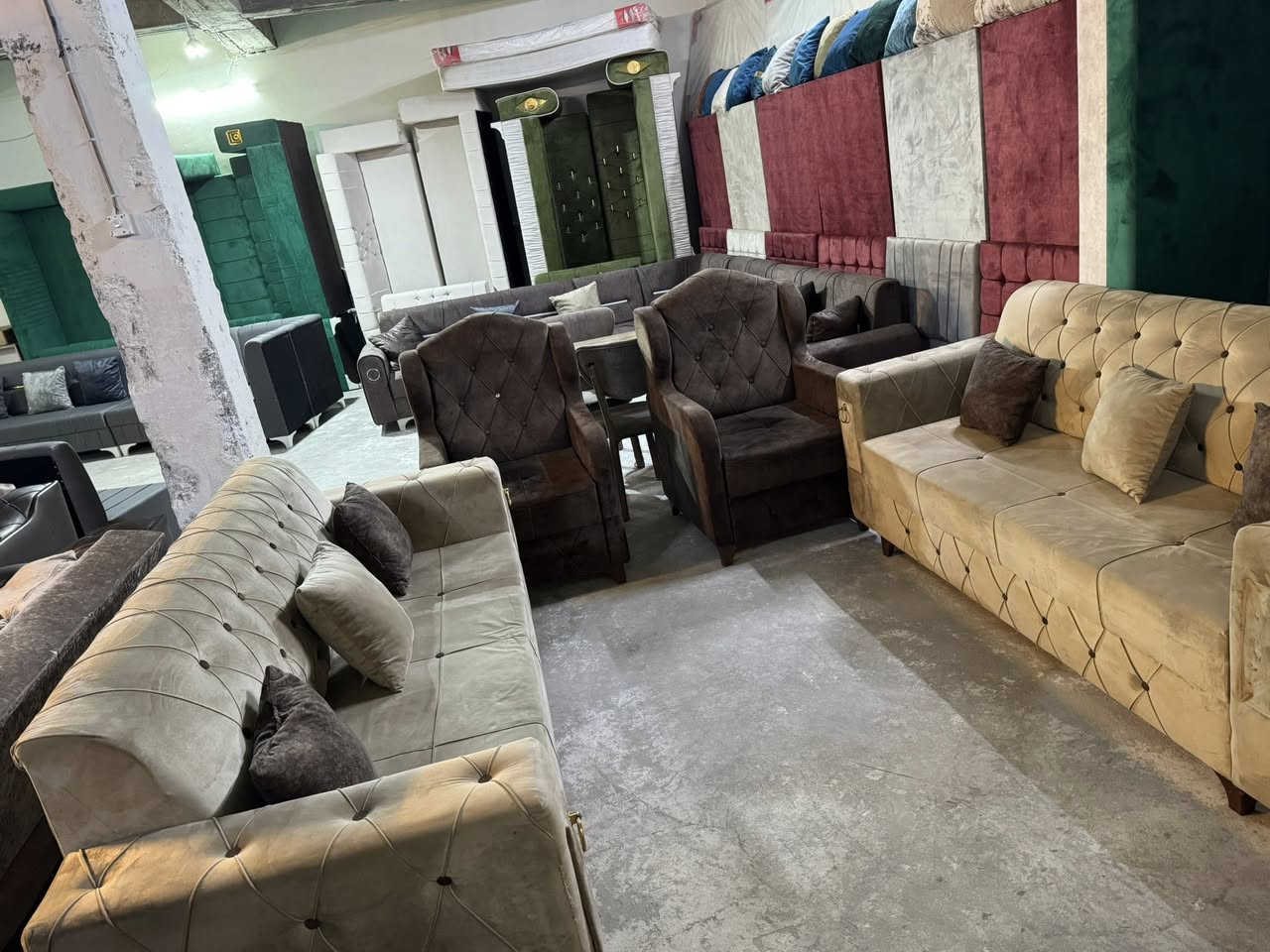 مجموعه اغراض منزليه للبيع بأسعار مناسبه                     للاستفسار ***********
يوجد توصيل داخل السليمانيه وخارج 
عنوانه   بكرجو شارع عوال مقابيل حديقه كوستجم او مدرسه شنيار للبنات ((معرض حذيفه))
