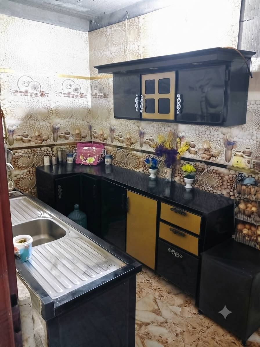 بيت للبيع المساحة 120 متر العنوان شرطه الرابعه سويب قرب معمل الثلج يحتوي ع حولي وصاله وغرفتين نوم ومطبخ وطرمه للإستفسار ع الرقم التالي:
***********
