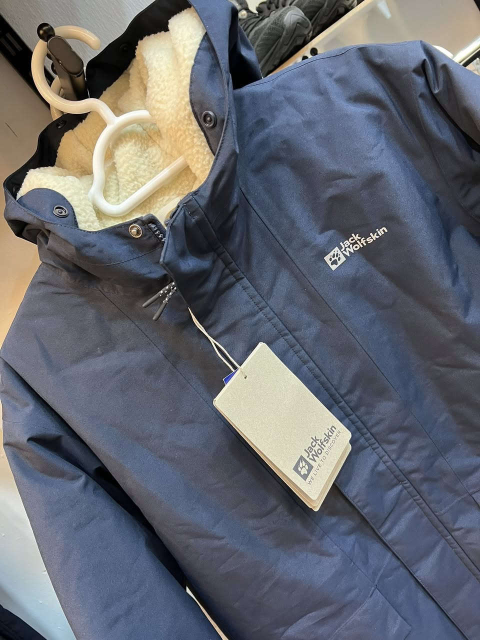 jackwolfskin
orginal
size _S_M
توصیل جمع
بالە غیرمستخدم
وزن_55_65
***********
