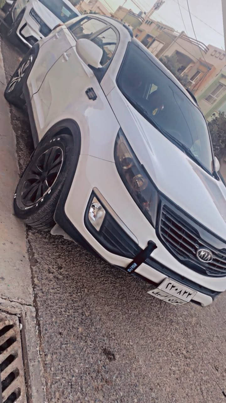 البيع او مراوس

كيا سبورتج 12 خليجي فول مواصفات بنوراما عدا البصمه
تبريد ثلج كير مكينه كفاله.  السياره بيها قطعتين جاملغ وباب ورصعه بصندوك 
بدون دواخل السياره ماشيه ٢٠٠ الف 
رقم اربيل باسمي تحويل ثاني يوم 
مكان السياره اربيل 
السعر ١٢٨ بيها مجال بسيط

واتساب. *********** أربيل, العراق
