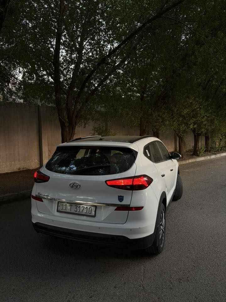 السلام عليكم 

توسان ٢٠١٩ خليجي 

ماشيه ٥١

فول مواصفات 
بصمه
بانوراما
كشنات كهرباء
تبريد قطعتين 
شاشه كبيره 
مثبت سرعه
مود درايف
مرايه شفط
بيها صبغ ب البنيد شويه والدعاميه الخلفيه وصور السونار ب المنشور 
مكان السياره بغداد 
السعر ١٨٧ ورقه وبيها مجال
***********
