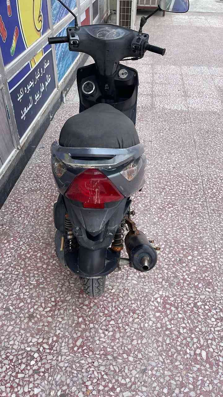 سلام عليكم دراجة ماكس ثعلب للبيع سرعة ١٤٠ مكفولة دراجة خير من اللة مكاني بغداد السعر ٥٥٠ بيها مجال 
الرقم ***********
