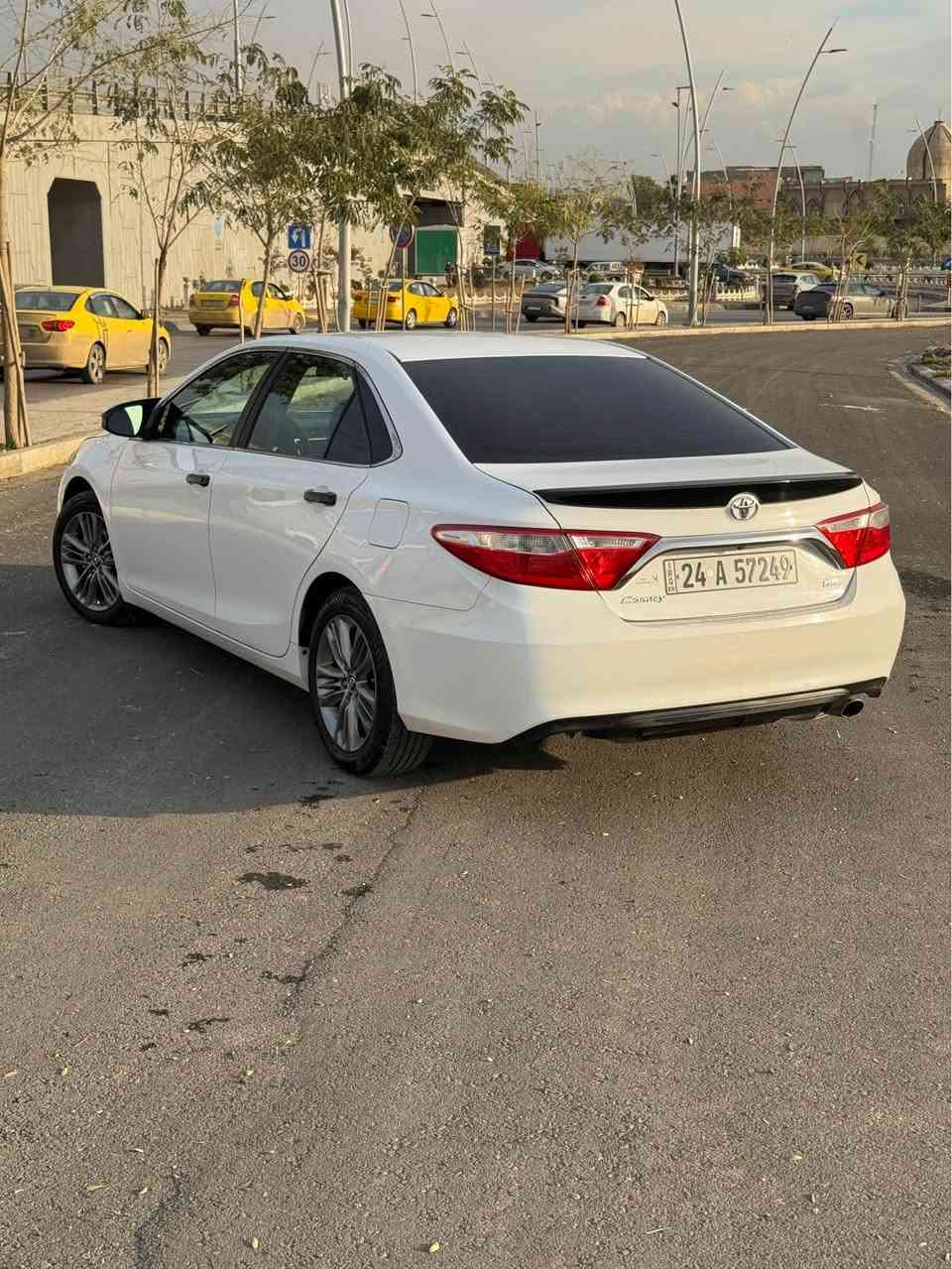كامري2015 
مواصفات SE 
داخل لونين 
شفتات استيرن
هيترات بالمري
نص جلد نص مخمل 
تايرات جديدة 
عليها ادامة كاملة على المحرك و الكير 
محرك 2.5L
محرك كير بشرط 
سيارة كلين بدون صبغ 
بيها تعديل بارد شي قليل بالباب 
رقم التلفون *********** موصل, نينوى
