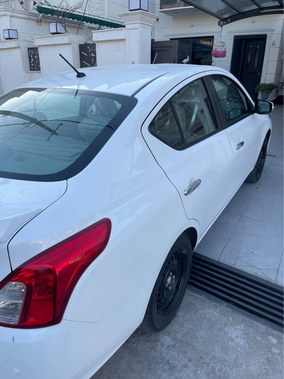 نيسان صني موديل 2025
كلين ما بي نقطة 
أربعة جام كهرباء 
تبريد مركزي 
شاشة و كاميرا و حساس
ماشي 16 الف  
عندا بطاقة بنزين هم
شرط تحويل غرامة 
سعر 127 و مجال 
رقم موبايل *********** كركوك, العراق
