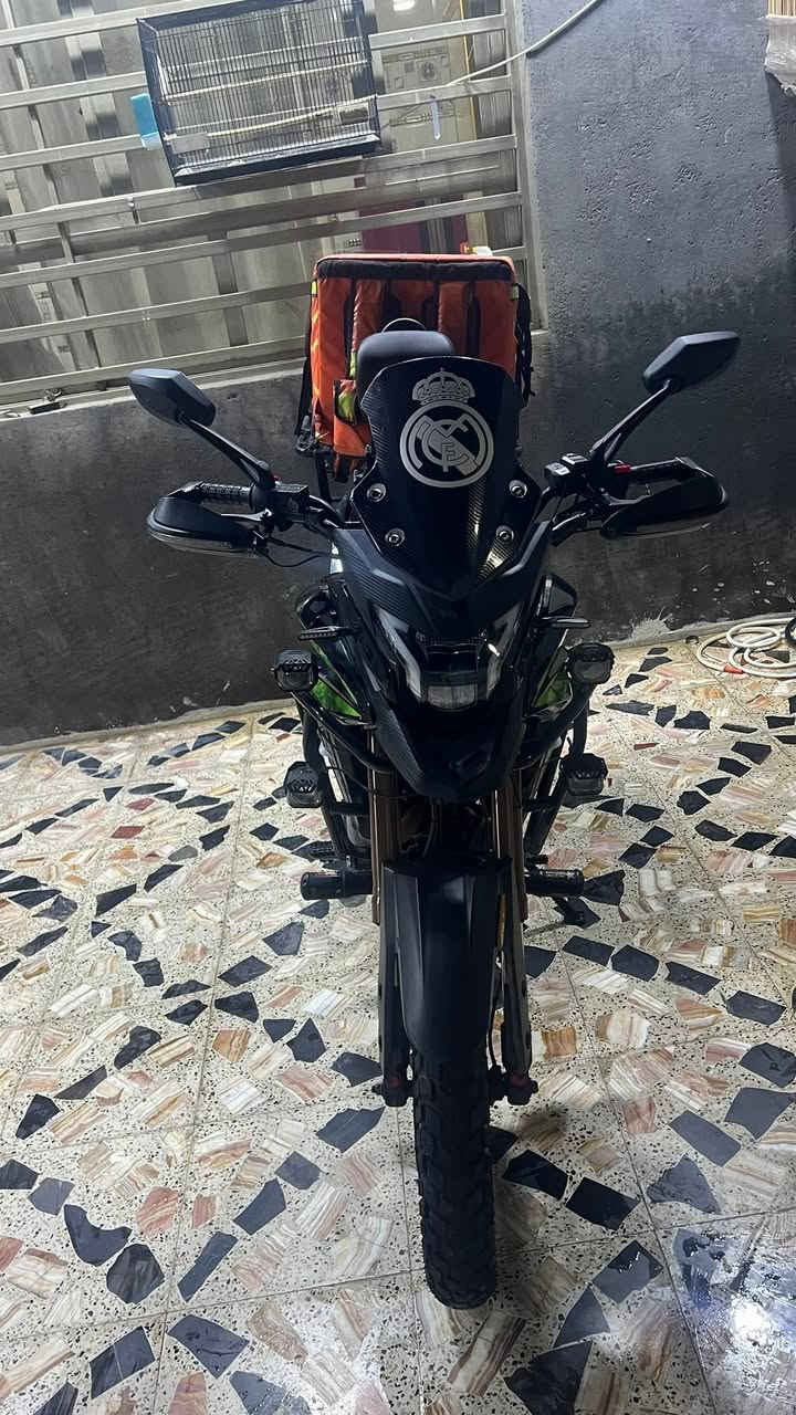 السلام عليكم
دايوان ادفنجر للبيع الي تجي ويل كب بلادي مكينة 300cc

الدراجة بأسمي تحويل شوكت متريد دراجة خير من الله نظيفة 

بعدلها 500 كيلو وتطب 10 الاف السعر 3500 ونص وبيها مجال 

وهاي صورها كدامكم
العنوان بغداد سبع قصور 
هذه رقمي ***********
سبب البيع ترك الدلفري
