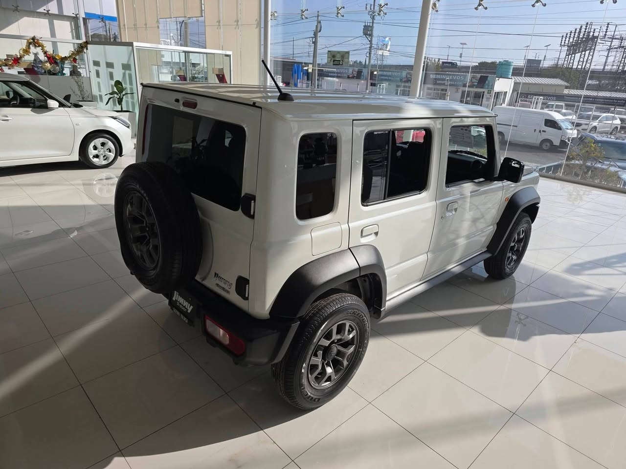 جمني ٢٠٢٥ رقم بغداد ماشي ٣٠٠٠كم ***********واتس اب ***********
