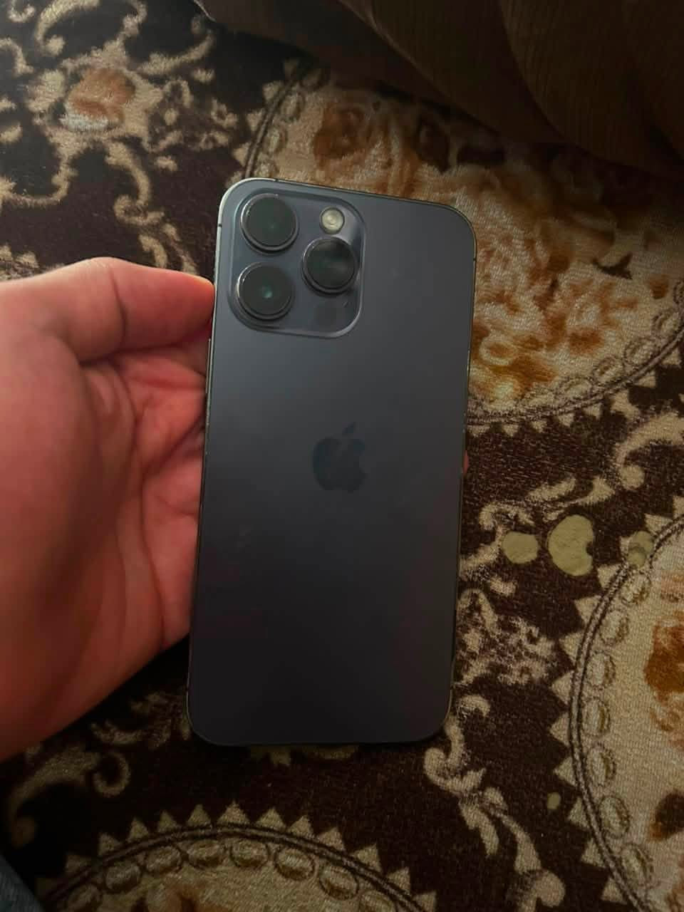 سلام عليلم ايفون 14 برو ماكس ذكر 265 بطاري 84 بدل شاش بس سعر 650 رقمي ***********بغداد
