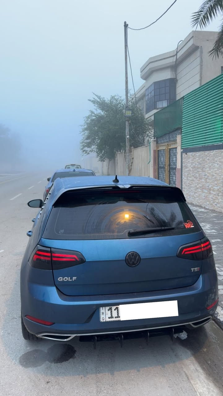 2018  بدون اي نقص فول مواصفات  1.8TSI
سياره نضيفه وجديده كلشي بلاد بيها
ضربتها جاملق خلفي وباب 
ماتحتاج اي شي بدون نقص شغل واطلع
سعرها 135 
*********** واتساب
