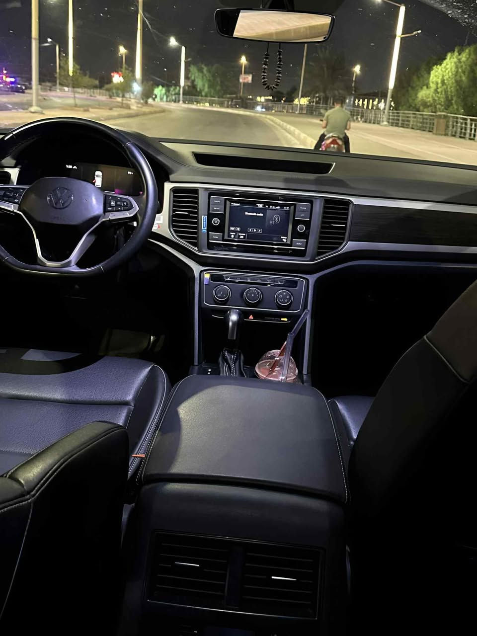 السلام عليكم
للبيع فولكس واجن اطلس 

موديل :2023 

الفئه :SE 

عدد المقاعد :7 مقاعد 

عداد المسافه :40 

الرقم : بغداد 

حجم المحرك : 2000 تيربو 

عدد الاسطوانات :4 

الكشنات : جلد كهرباء

السعر :26 بي مجال 

دعاميه لايتات بلادي 

تبديل جاملغات ٢ بدون دواخل 

شاصي سليم 

صور الحادث في المنشور

***********
