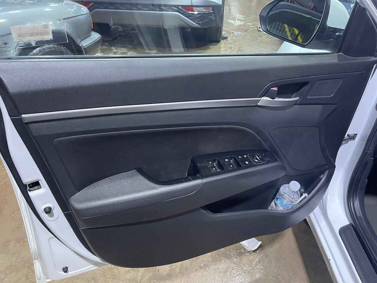 النترا 2020 وارد امريكي
رقم بغداد مشروع وطني 
السيارة جاهزة من كلشي "محرك + كير" 
بدون چك انجن ، بجم كبس ، نظافة فول 

عداد المسافة 55 الف مايل فقط 
الضرر جاملغ خلفي فقط "وارد" امريكي 
وكما موضح بالصور صبغت صفحة اثر جراد في جاملغ وباب خلفي ٣ قطع 

موضح كلشي بالصور داخل المنشور 

للاستفسار الاتصال : ***********
او واتس 
السعر 130
مكانها بغداد - الكرادة
