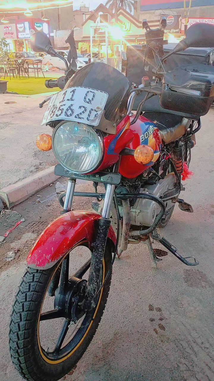 سلام عليكم بوكسر21شهر9 للبيع دراجه مكينته كلش نضيفه وخرسه بيه نواقص بسيطه ويحتاجلها ترتيب بسيط مكاني بغداد الاعضميه رقمي *********** رايده ب 1700وبيه مجال حك الجيه
