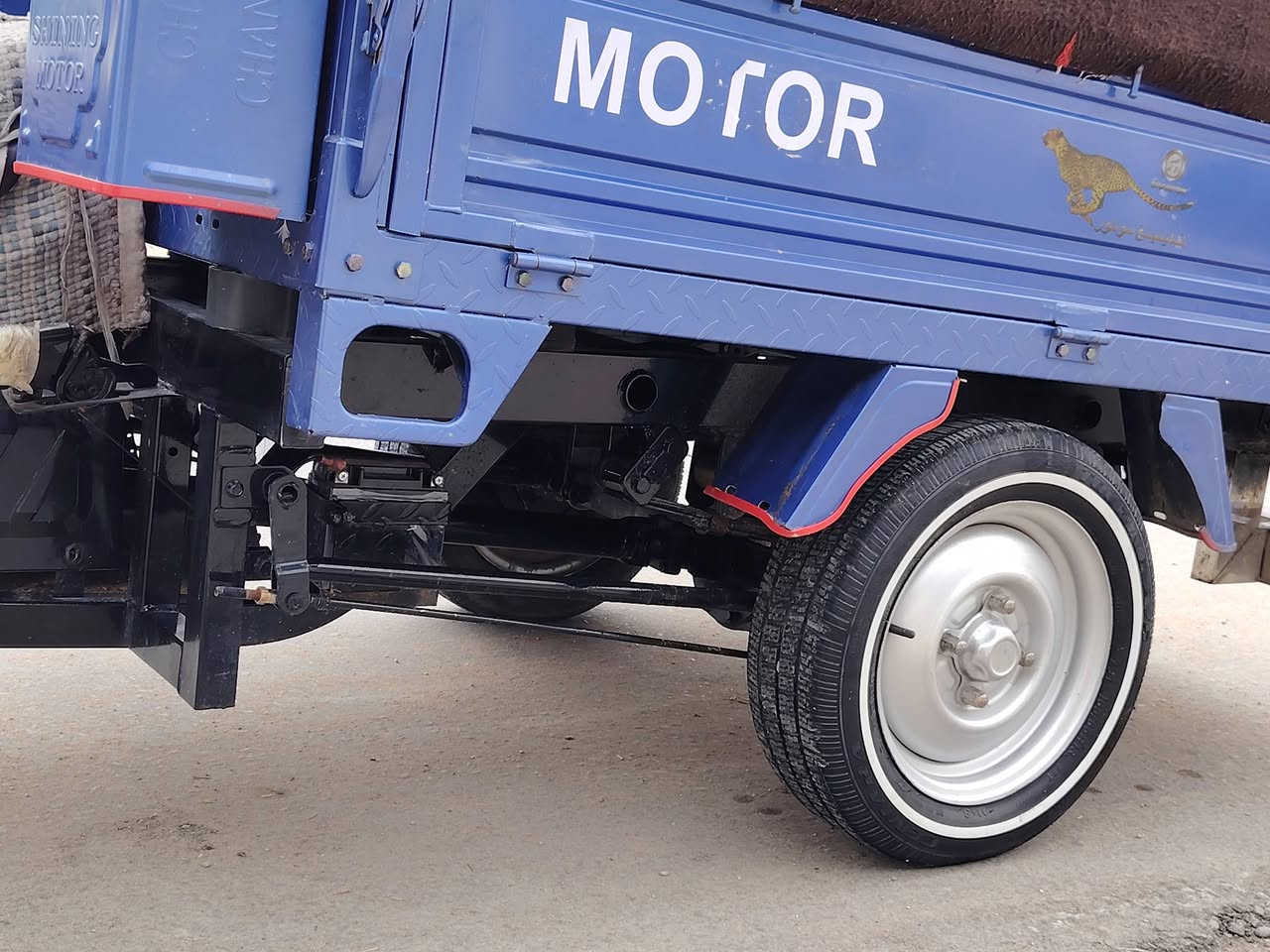 السلام عليكم ستوته للبيع جمره فحل موديل 23طالعه ب24محرك 25دراجه مكفوله كفاله عامه من كلشي رقم ألماني ستوته خير من الله ماناقصه اي شي السعر خاص ***********
