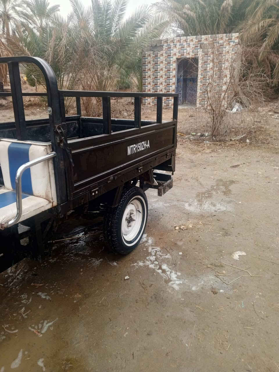 سلام عليكم عمي الحلال للبيع السعر مكان نجف المشخاب ناحيه القدسه مليون وا ثنميه هاذه  وا بيها مجال هاذه  رقمي ***********
