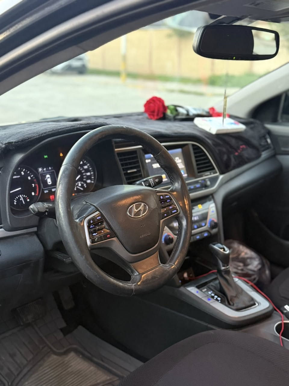 سلام عليكم بيع مستعجل
الانتره 2018
ماشيا 90 
مكينه 20 دوش مامفتوحه
كير atmالمرغوب
مواصفات 1/1
بصمه تشغيل 
بصمه أبواب 
بصمه صندوق 
أشاره ترحيب 
شاشه كبيره 
كأمره دواره 
شاشه كار بلي 
شاشه عطلات 
نقط عمياء 
سلايت روف 
كشن هيترات 
كشنات كهرب 
تبريد ❄️
تبريد لمس بيانو
طخم تاير جديد
حساسات خلفيه 
رادار امامي 
الضرر بوند وجاملغ 
شرط بدون داخل 
السعر 128وبيه مجال 
***********اسيا 
***********كورك

مكلف بل نشر
