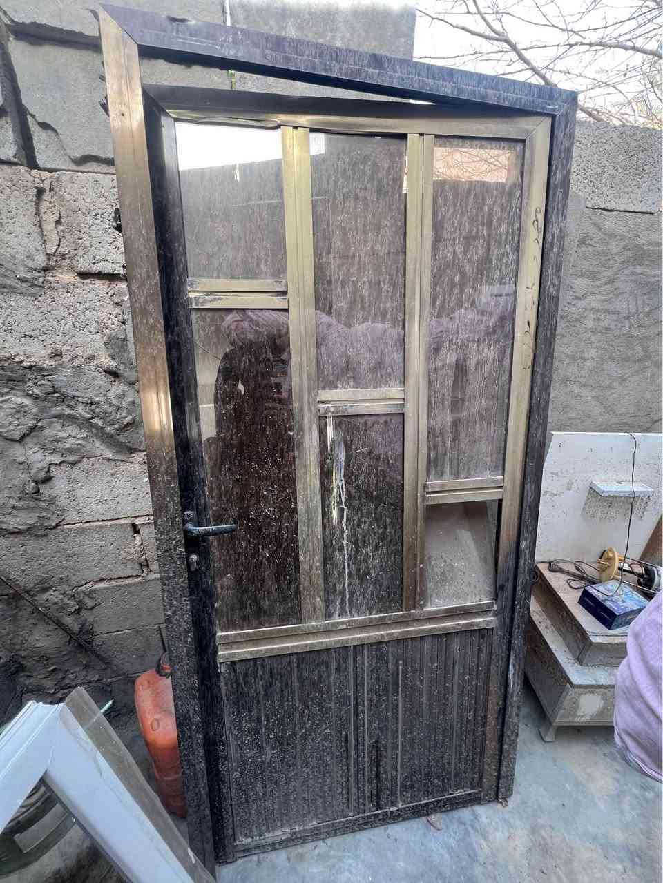 عندي اغراض للبيع ثلاجة (نوع ريم ) ناقصها بس غاز  وعندي 87 بلوكة وعندي حديد ما مستعمل ستاندر 7 شياش حديد 
وعندي باب  
الثلاجة سعرها 70 الف حيل نضيفة 
البلوكات سعرهن 40 
الحديد سعره 50 الف 
 الباب سعرة 40الف 
*********** الرمادي, الأنبار
