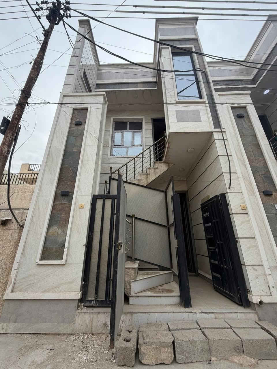 اعلان……✅
للبيع بيت 80م
وحدتين سكنية معزول بدرج خارجي
#الغزالية_مديرالامن

للاستفسار اكثر يرجى الأتصال 

***********
