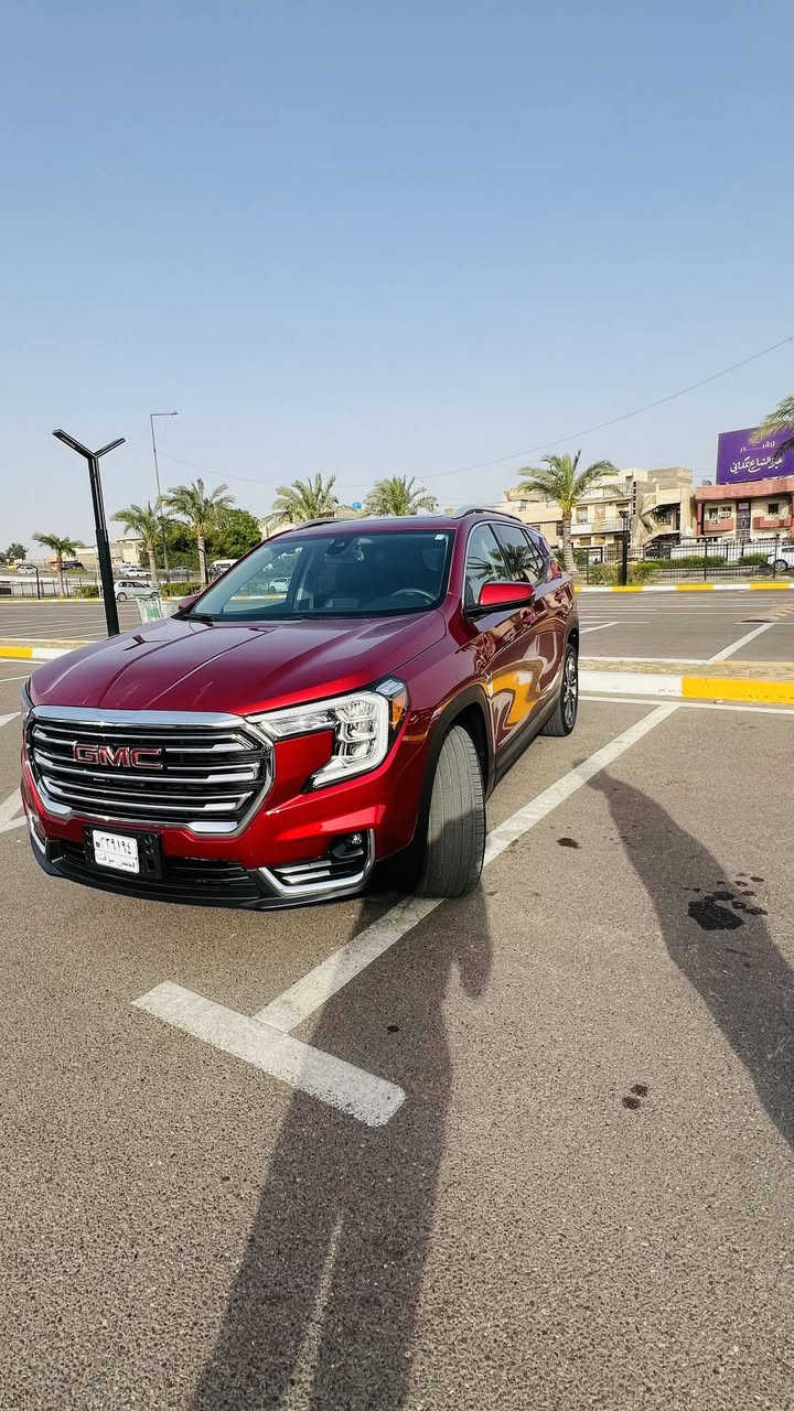 ‏GMC Terrain SLT 2023
الفئة: SLT فول موصفات بانوراما 
المديل:2023
السعر: (210$) 
اللوحة: فحص مؤقت تترقم اي محافظة 
الضرر: نص باب الصندوق مصبوغ 
صور الحادث مرفقة بالمنشور 
بدون ايرباك
_____________________________________
1-حجم المحرك 4 سلندر 1500 تيربو. 
2-عدادالمسافة  18100 الف كيلو . 
3-بصمة ابواب وتشغيل عن بعد. 
4زينون عالي ناصي. 
5-حساس خلفي. 
6-كامرة خلفي دوارة. 
7-مقاعد جلد آصل. 
8-خزن ميموري لكرسي السايق. 
9-المقاعد الامامية كهرباء. 
10-تبريد خلفي قطعتين. 
11-تدفئة الكراسي الامامية. 
12-جنطة كهرباء. 
13-تحديد مسار. 
14-تحكم استيرن 
15-رادار امامي 
16-رادر جانبي مانع اجتياز. 
السيارة دخول جديد 
_____________________________________
اتصال وللأستفسار  ع رقم وبيه واتساب
***********
