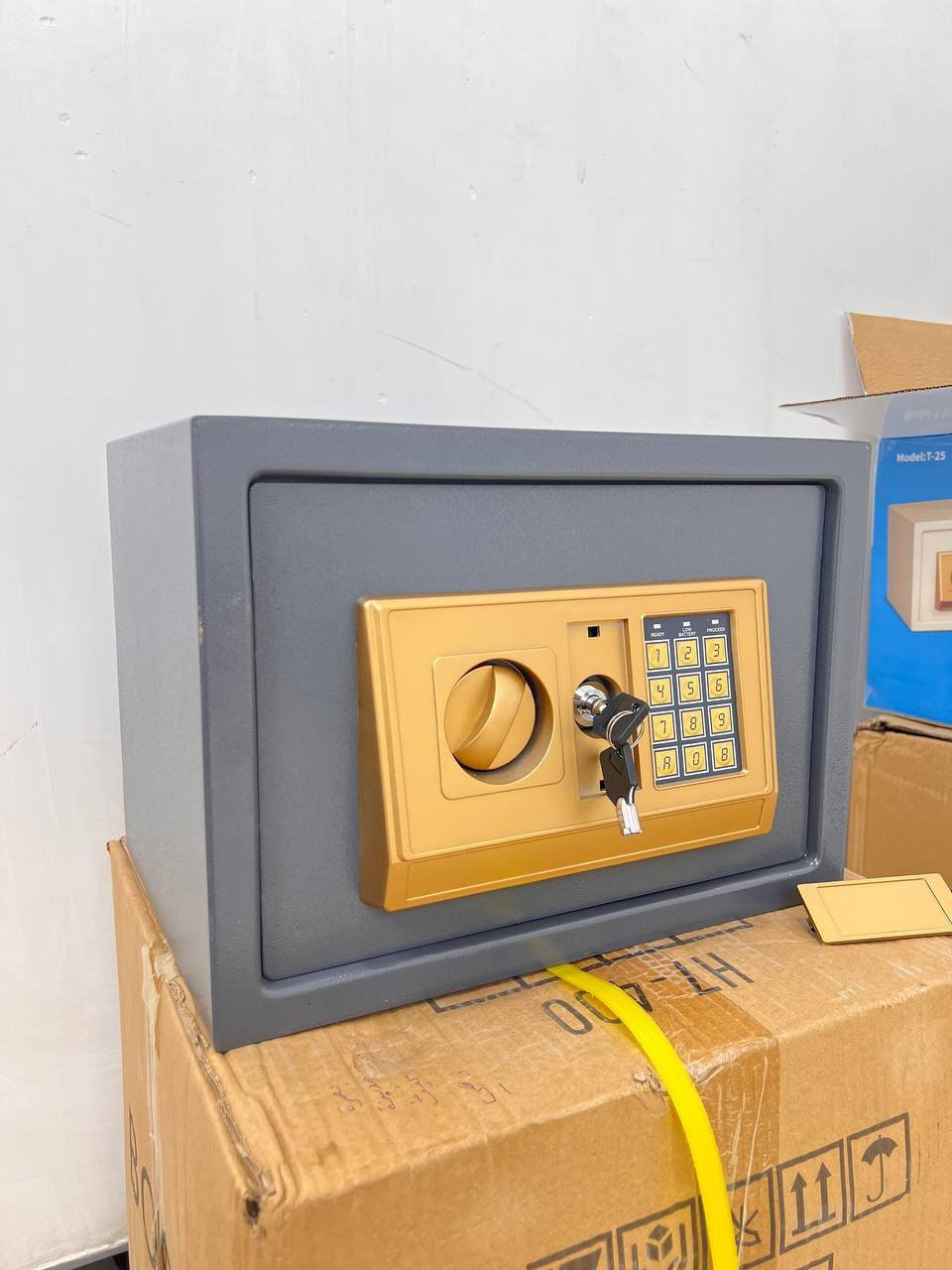 عرض 31سم ارتفاع 20سم عمق 20سم وزن 4ونص 45 الف
توصيل مجاني


**إذا كنت صاحب هذا الإعلان وتريد حذفه لأي سبب، رجاءا أرسل رسالة إلى الدعم الفني**