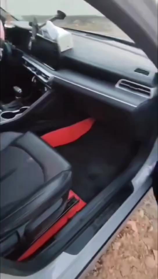 سلام عليكم
 كي فايف موديل 23
 السعر 170 
وارد امريكي
حادثه بدون دواخل جاملغ وبنيد وشويه من الجاملغ الخلفي المحرك وتفرعاته علا وضع الشركه
 محرك 1600 تيربو 
جيتي لاين فول مواصفات عدا الفتحه
رقم بابل باسمي تحويل مباشر
السياره مابيه اي نقص
منضومه غاز
غير الحادث بيه شخط موضع بالصور وبيه ضربه بالباب الايسر مامصلحه يرادله تعديل وصبغ


**إذا كنت صاحب هذا الإعلان وتريد حذفه لأي سبب، رجاءا أرسل رسالة إلى الدعم الفني**