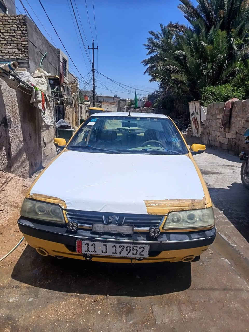 السلام عليكم بيجو لميش امصفره غرامات من كلشي السياره بسمي السعر 18 ورقه رقو الشراي 
يتصل ***********

