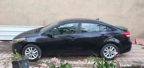 للبيع ساره فورتي 
موديل ١٧ 
المحرك ٢٠٠٠
السعر ١١٠ 
كامله 
للاتصال ***********
