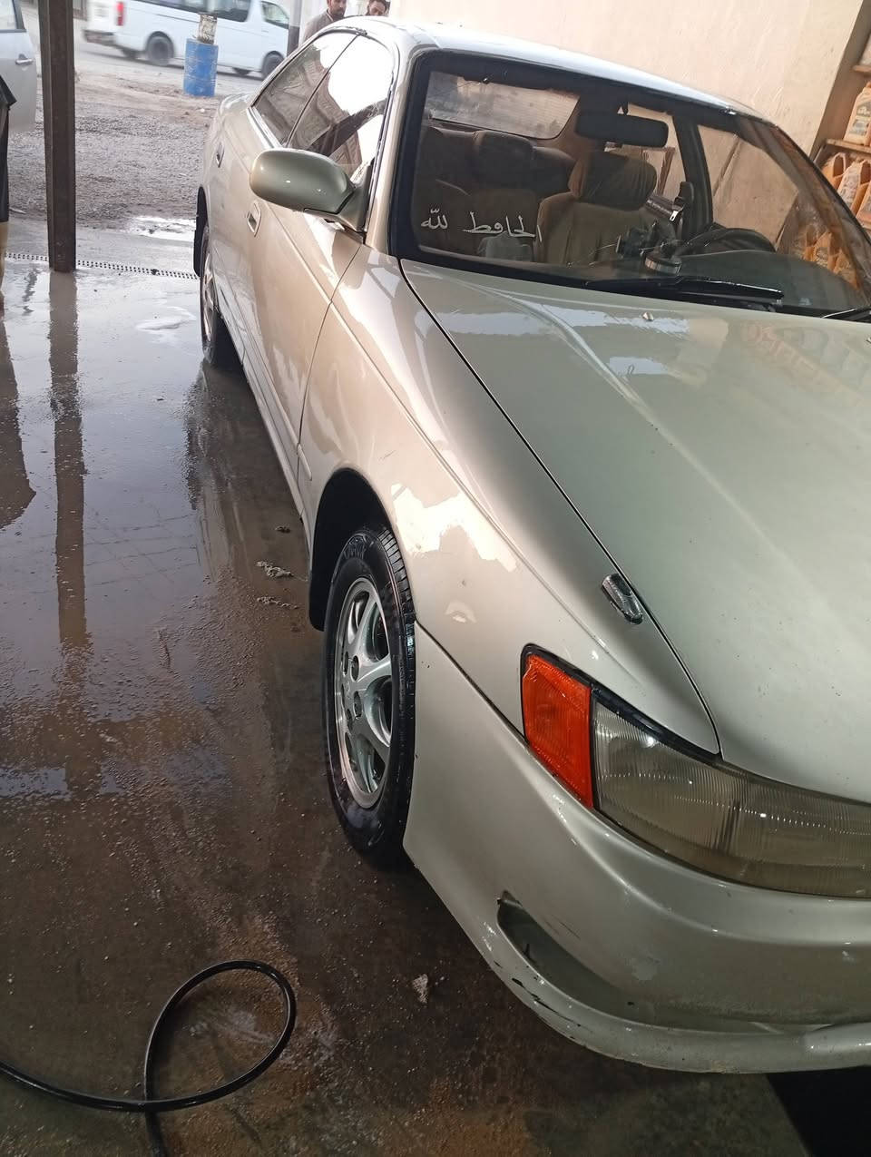 السلام عليكم سيارة مارك نفخ موديل 2000. سنويه ال27 بشهر الثاني.  محرك ونجي كير خير من الله.  حداديه جديده. باتري جديد. مكفوله من الگص ونقل جثه.  مداور ليمته ما تريد. راعيه يمي.   مكانها الزبير الشهداء.  السعر. 63. وبيها مجال بسيط.  ***********
